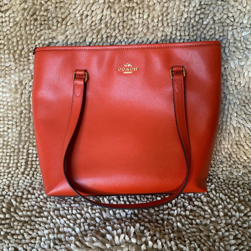 Poppy red coach tote 🌺